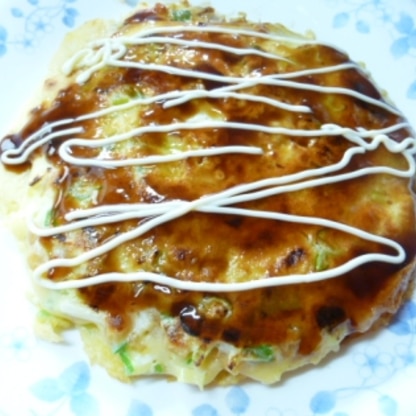 こんにちは♪
チーズとろ～～りの美味しいお好み焼きができました＾＾
可愛いお顔を書くの忘れました(笑)
涼しくなって、こういうものが美味しい♪
ごちそう様^^ゞ